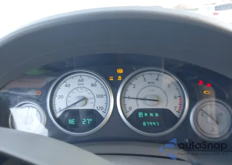 2010 Chrysler Town & Country Touring from USA, damaged, VIN 2A4RR5D15AR305587